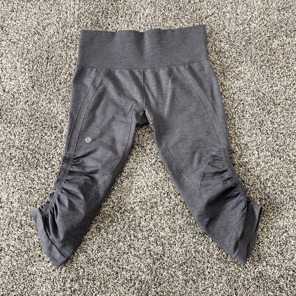 Lululemon In The Flow Crop II - Picture 11 of 15